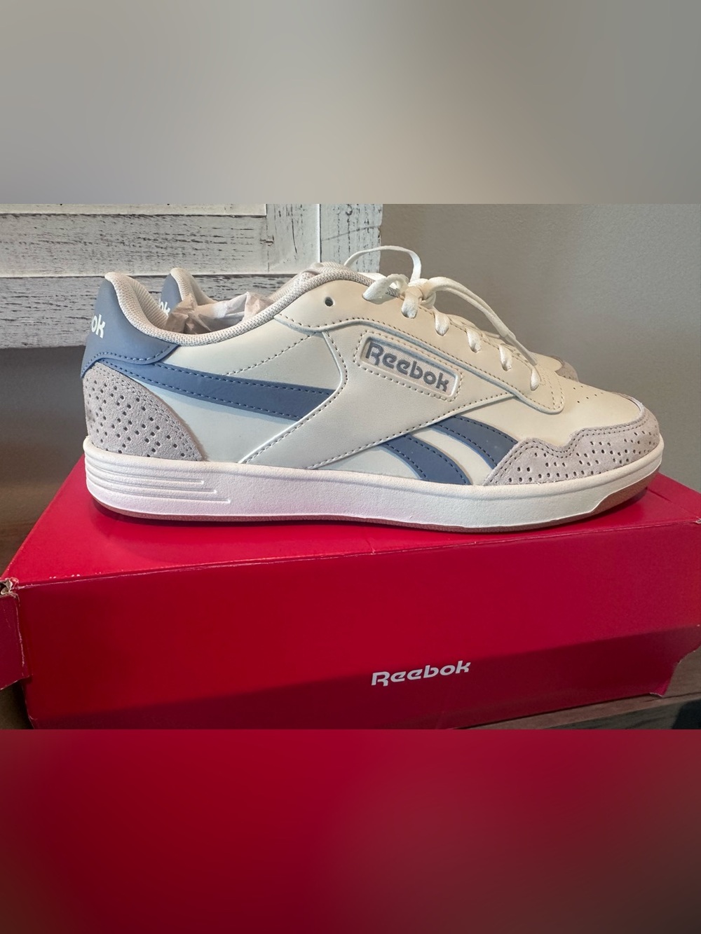 Reebok Court Advance LuxComfort Unisex Sneakers NIB White Blue Men’s 9.5 W 11 - Picture 4 of 6